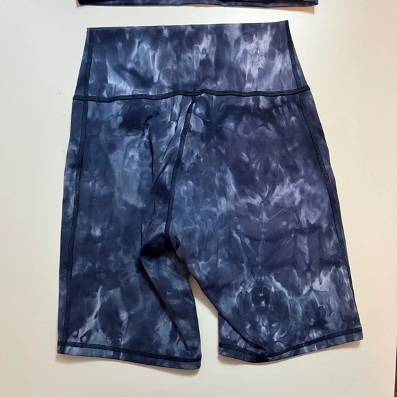 Gymshark Blue Tie-Dye Sports Bra and Shorts Set - Picture 4 of 6